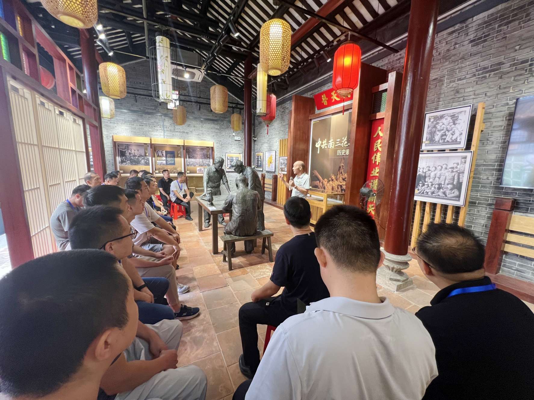 9.12“戎归南海 逐梦新程”南海区2025年转业军官岗前培训班.jpg